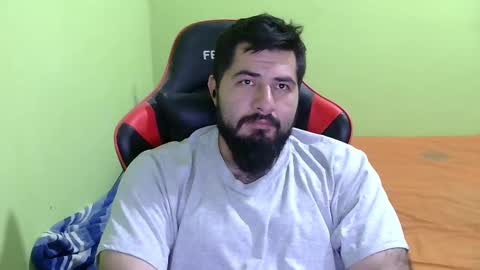 Snapshot of daviddelz chatting on 02/21/25, 05:02 David online show from 02/21/25, 05:02