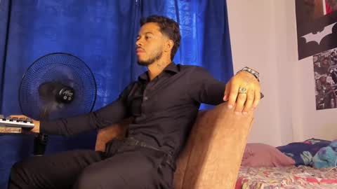 Snapshot of davide_daniels chatting on 09/22/25, 01:13 Davide online show from 09/22/25, 01:13