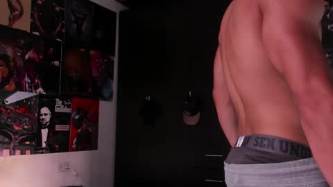 Snapshot of davide_daniels chatting on 12/16/25, 08:58 Davide online show from 12/16/25, 08:58