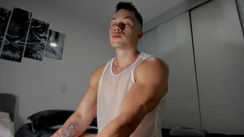 Snapshot of davidj_hot chatting on 11/07/25, 04:45 david online show from 11/07/25, 04:45