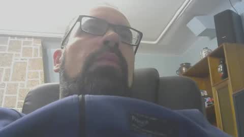 Snapshot of davidmax245 chatting on 02/26/25, 08:00 davidmax245 online show from 02/26/25, 08:00