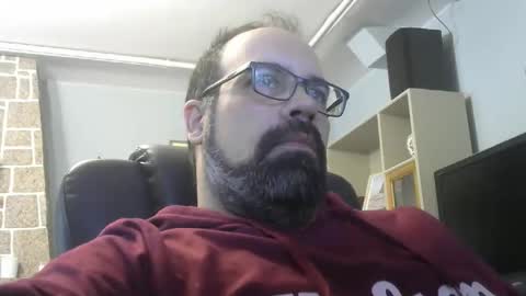Snapshot of davidmax245 chatting on 05/20/26, 10:43 davidmax245 online show from 05/20/26, 10:43