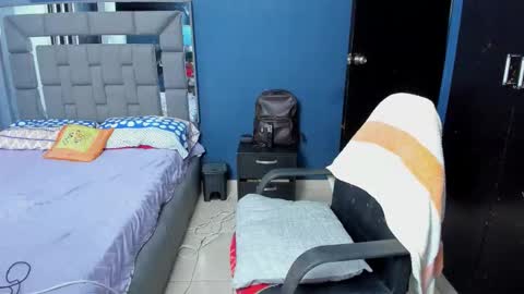 davidro030 online show from 10/11/25, 03:06