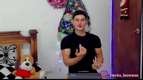 Snapshot of davies_brown chatting on 12/13/24, 03:49 Davies brown schedule 12pm to 5pm col time online show from 12/13/24, 03:49