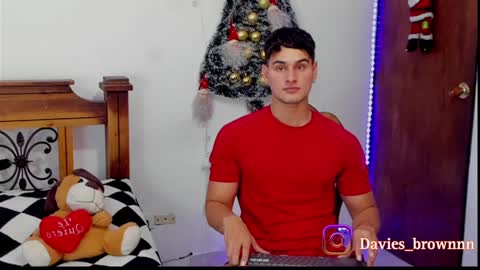 Snapshot of davies_brown chatting on 12/29/24, 10:14 Davies brown schedule 12pm to 5pm col time online show from 12/29/24, 10:14