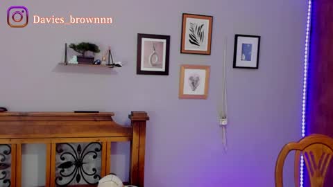 Snapshot of davies_brown chatting on 02/10/25, 10:30 Davies brown schedule 12pm to 5pm col time online show from 02/10/25, 10:30