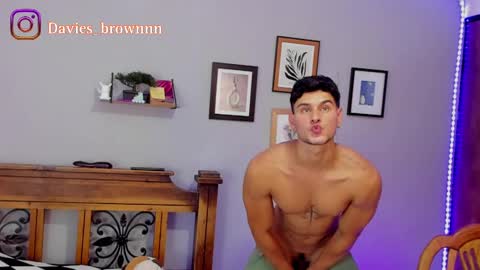 Snapshot of davies_brown chatting on 02/23/25, 08:44 Davies brown schedule 12pm to 5pm col time online show from 02/23/25, 08:44