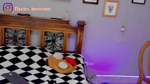 Snapshot of davies_brown chatting on 03/03/25, 12:04 Davies brown schedule 12pm to 5pm col time online show from 03/03/25, 12:04