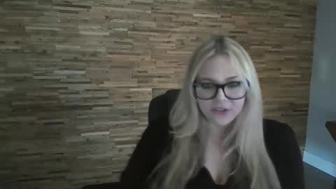 Davina online show from 10/15/25, 10:21