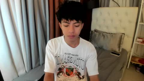 Snapshot of davincihugecock chatting on 06/10/26, 02:01 daniel online show from 06/10/26, 02:01
