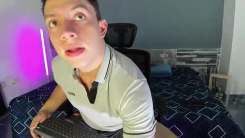 Davinson online show from 04/21/26, 07:03