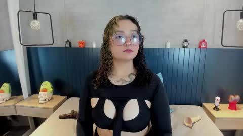 Emma online show from 10/19/25, 04:13