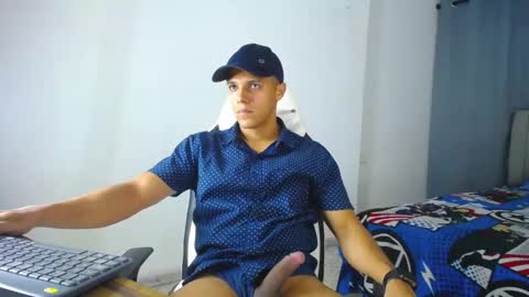 Snapshot of davisito7 chatting on 12/07/24, 04:31 David Angel online show from 12/07/24, 04:31