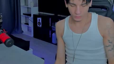 davis online show from 12/23/25, 06:55