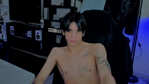 Snapshot of davisross chatting on 05/11/26, 02:12 davis online show from 05/11/26, 02:12