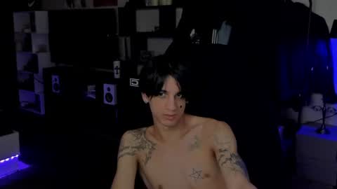 Snapshot of davisross chatting on 06/30/26, 02:01 davis online show from 06/30/26, 02:01