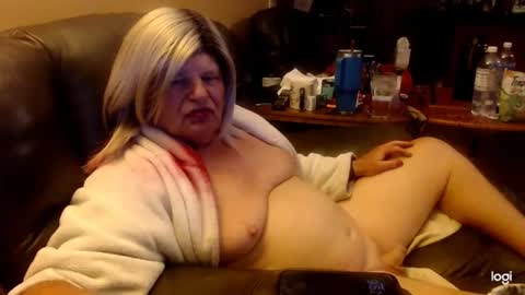 Snapshot of dawndoesall chatting on 05/12/26, 02:52 dawndoesall online show from 05/12/26, 02:52