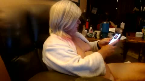 Snapshot of dawndoesall chatting on 06/15/26, 02:58 dawndoesall online show from 06/15/26, 02:58