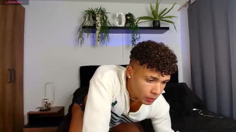 Snapshot of daxcollins11 chatting on 11/18/25, 06:12 DAX online show from 11/18/25, 06:12