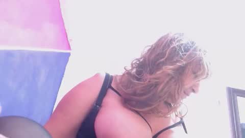 dayana online show from 04/24/26, 08:11