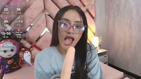 Snapshot of dayannedubois chatting on 10/26/25, 05:35 dayannedubois online show from 10/26/25, 05:35