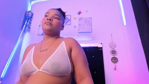 dayanroux online show from 10/20/25, 12:27