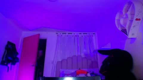  Dayis  online show from 04/11/26, 02:05