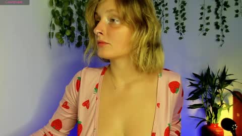 Snapshot of dayna_sunset chatting on 05/02/26, 03:33 dayna_sunset online show from 05/02/26, 03:33
