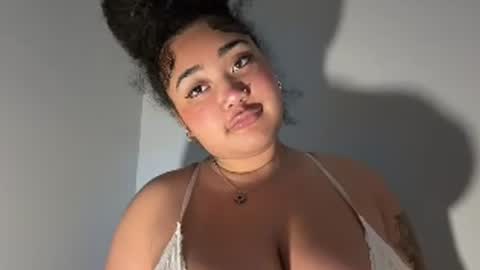 Snapshot of dayqueen1 chatting on 07/20/26, 10:39 dayqueen1 online show from 07/20/26, 10:39