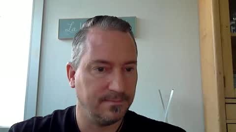 Snapshot of daytrader77 chatting on 06/08/26, 09:42 daytrader77 online show from 06/08/26, 09:42