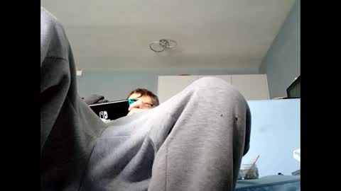 Snapshot of dazzill chatting on 01/07/25, 12:52 Dazzill online show from 01/07/25, 12:52