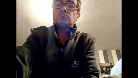 Snapshot of dazzill chatting on 01/08/25, 07:03 Dazzill online show from 01/08/25, 07:03