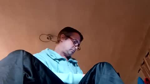 Snapshot of dazzill chatting on 01/18/25, 10:39 Dazzill online show from 01/18/25, 10:39