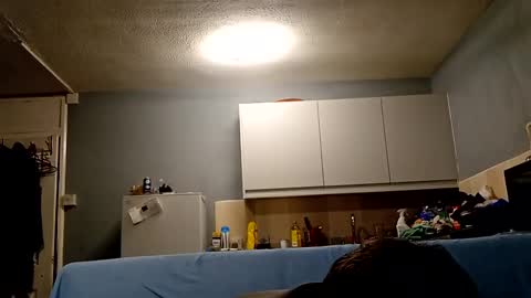 Snapshot of dazzill chatting on 01/22/25, 04:23 Dazzill online show from 01/22/25, 04:23