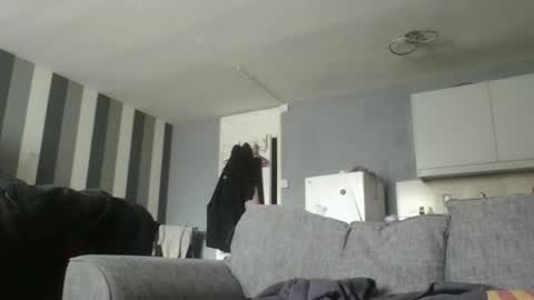 Snapshot of dazzill chatting on 10/01/25, 02:23 Dazzill online show from 10/01/25, 02:23