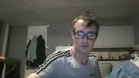 Snapshot of dazzill chatting on 10/18/25, 06:30 Dazzill online show from 10/18/25, 06:30