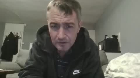 Snapshot of dazzill chatting on 11/22/25, 12:09 Dazzill online show from 11/22/25, 12:09