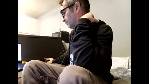 Snapshot of dazzill chatting on 01/11/26, 07:08 Dazzill online show from 01/11/26, 07:08