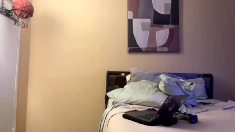 Snapshot of dbetterthanhis chatting on 11/19/25, 05:40 Jiminy Dick It online show from 11/19/25, 05:40