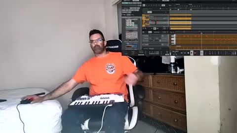 dbfroge online show from 09/15/25, 03:17