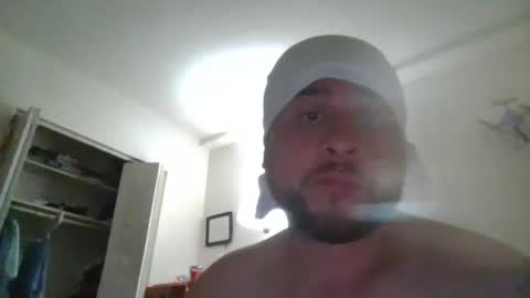 Snapshot of dc_cubano chatting on 06/25/26, 05:23 Uptkooling online show from 06/25/26, 05:23