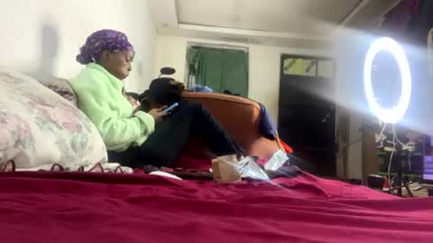 Snapshot of de_maskedcouple chatting on 07/12/26, 01:40 de_maskedcouple online show from 07/12/26, 01:40