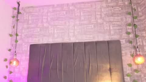 dea_athenea online show from 11/28/25, 08:11