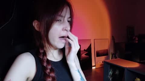 Snapshot of dead_girll chatting on 06/10/26, 11:24 freak online show from 06/10/26, 11:24