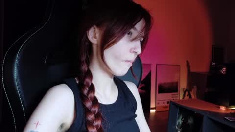 Snapshot of dead_girll chatting on 06/11/26, 11:47 freak online show from 06/11/26, 11:47