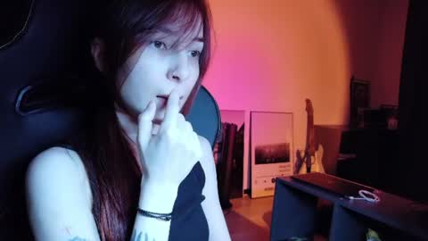 Snapshot of dead_girll chatting on 06/23/26, 12:52 freak online show from 06/23/26, 12:52