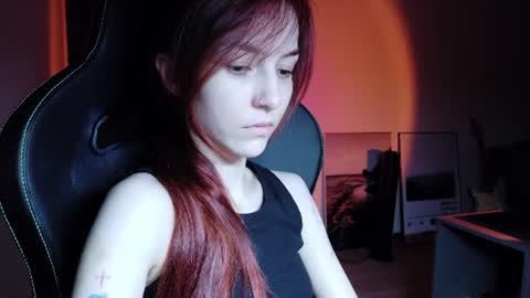Snapshot of dead_girll chatting on 06/24/26, 12:53 freak online show from 06/24/26, 12:53
