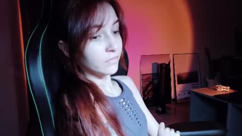 Snapshot of dead_girll chatting on 06/28/26, 03:34 freak online show from 06/28/26, 03:34