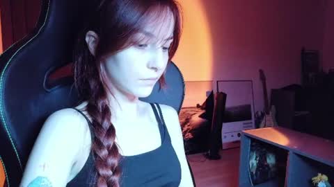 Snapshot of dead_girll chatting on 07/10/26, 10:12 freak online show from 07/10/26, 10:12