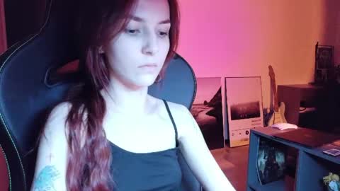 Snapshot of dead_girll chatting on 07/15/26, 01:11 freak online show from 07/15/26, 01:11